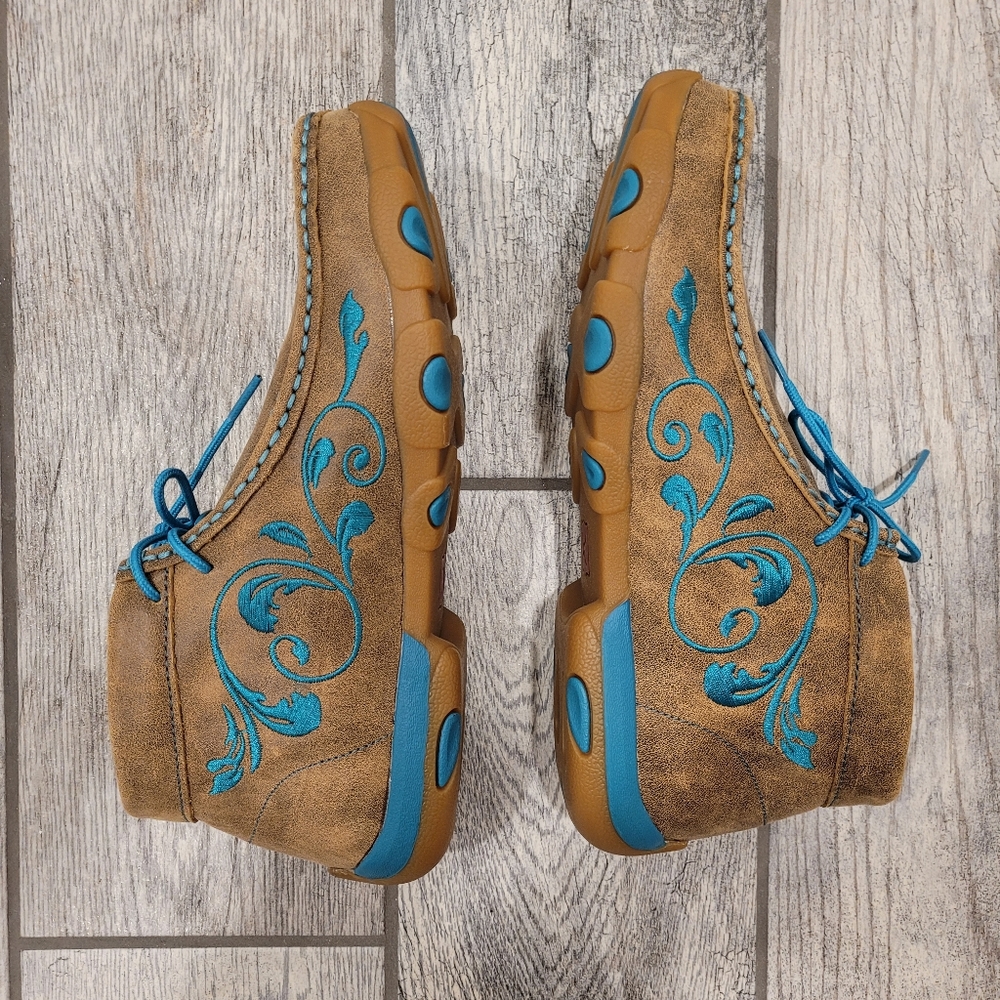 Twisted X driving moc size 9